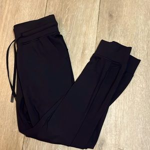 lululemon Ready to Rulu High Rise Cropped Joggers in Black size 2